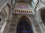 Reims, Figurenschmuck und Fenster im Querschiff der Kathedrale Notre Dame (06.10.2024)