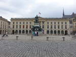 Reims, Sous-Prefecture und Statue von Louis XV am Place Royale (06.10.2024)