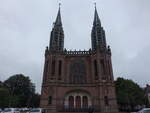 Armentieres, Pfarrkirche Notre-Dame du Sacr-Cur am Place de la Republique, erbaut von 1927 bis 1928 (06.09.2024)