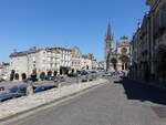 Bazas, Place de la Cathedrale mit Saint-Jean Baptist Kirche (24.07.2018)