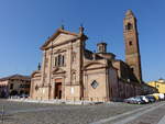 Novellara, Pfarrkirche Santo Stefano, erbaut von 1567 bis 1582, Kirchturm erbaut von 1616 bis 1620, Fassade von 1753 (12.04.2024)