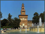 Der Torre Filarete bildet das Eingangstor zum Castello Sforzesco.