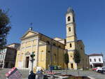 Suzzara, Pfarrkirche der Unbefleckten Empfngnis der Heiligen Jungfrau Maria, erbaut von 1853 bis 1863 durch den Architekten Antonio Arrivabene (12.04.2024)