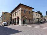 Cavriana, altes Rathaus an der Piazza Castello (12.04.2024)