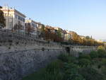 Bergamo, Stadtmauer entlang der Viale delle Mura (29.09.2018)