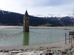 Reschensee mit Kirchturm der St.