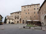 Spello, Palste an der Piazza John F.