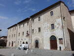 Nocera Umbra, altes Rathaus an der Piazza Caprera (01.04.2022)