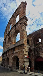 Beim Rundgang um das Amphitheater in Verona, habe ich diese Mauerreste aufgenommen.