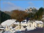 In Michelau hat man die Burg und das Dorf Bourscheid im Blick.