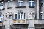 Jugendstil am Haus der Versicherung der sterreichischen Eisenbahnen in Wien.