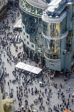 Blick vom Sdturm des Weiener Stephansdoms in Richtung Stephansplatz.