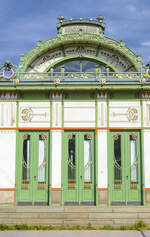 Ausschnitt der Rckseite des westlichen Otto-Wagner-Pavillons am Karlsplatz in Wien.