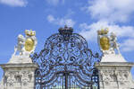 Haupttor zum Oberen Belvedere mit Lwen, die das Wappen des Prinzen von Savoyen tragen; Zugang vom Landstraer Grtel.