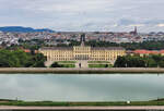 Schloss Schnbrunn in Wien, von der Gloriette aus gesehen.