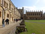 Oxford, Tom Quad Innenhof mit Great Hall des Christ Church College (09.09.2024)