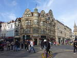 Oxford, Gebude der Lloyds Bank am Carfex Platz (09.09.2024)