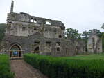 Minster Lovell, Schlossruine am Fluss Windrush, erbaut ab 1440, Verfall seit 1747 (10.09.2024)