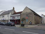 Shoreham-by-Sea, Marlipins Museum in der High Street, ltestes skulare Gebude in Grobritanien, heute Seefahrtsmuseum (07.09.2024)