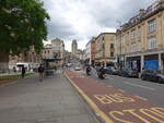 Bristol, Huser entlang der Park Street mit Wills Memorial Building (16.05.2024)