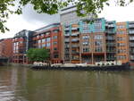 Bristol, moderne Gebude am Bull Wharf am Floating Harbour (16.05.2024)