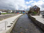 Perranporth, Kanal und Huser am Beach Car Park (14.05.2024)