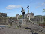 Caerphilly, Tommy Cooper Denkmal in der Cardiff Road (27.04.2025)