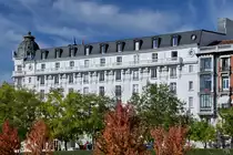 Eine H�userreihe im Zentrum von Madrid. (November 2022)