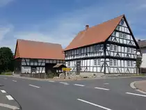 Rittmannshausen, Fachwerkhaus in der Rambacher Stra�e (03.06.2022)