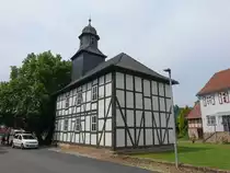 Vockerode, evangelische Kirche, die traufst�ndige Fachwerkkirche wurde 1813 in St�nderbauweise erbaut (04.06.2022)