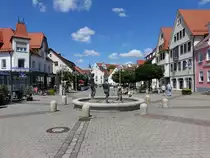 Bad Buchau, Badende Brunnen am Marktplatz (10.07.2022)