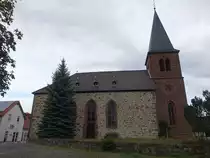 Jesberg, neugotische evangelische Kirche, erbaut 1881 (05.08.2022)
