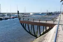 OLH�O, 22.01.2022, Aussichtsplattform, gestaltet wie ein Schiffsbug, an der Uferpromenade