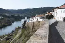 M�RTOLA, 09.02.2022, Blick von der Igreja de Nossa Senhora da Anuncia��o auf den Rio Guadiana in Richtung S�den