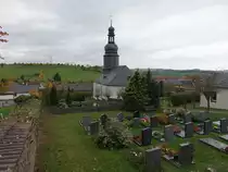 Liebsch�tz, evangelische Dorfkirche, Saalkirche erbaut 1820 (18.10.2022)