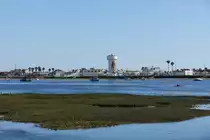 Faro, 21.02.2022, Blick von der Rotunda do Caranguejo ( Krabbenkreisel ) auf die Ilha de Faro