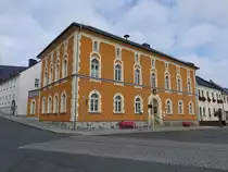 Tanna, Rathausgeb�ude am Marktplatz (19.10.2022)