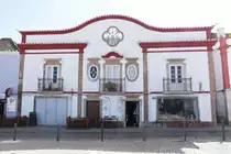 TAVIRA, 19.03.2022, Blick auf ein Wohn- und Gesch�ftshaus in der Rua Jos� Pires Padinha nahe der ehemaligen Markthalle