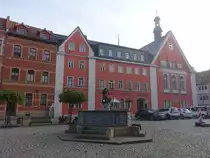 Kahla, Rathausgeb�ude am Marktplatz (20.10.2022)