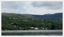 Blick �ber die Bantry Bay auf das �rtchen Glengariff, Irland County Cork.
