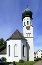 Hecklingen, Blick auf die katholische Pfarrkirche St.Andreas von der Ostseite, Juli 2022