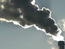 Kraftwerk Klingenberg in Berlin. Um dieses Kraftwerk, besser gesagt einen von Vattenfall geplanten Neubau, gibt es derzeit viel Streit. Gegner des Neubaus verweisen auf den hohen CO2-Aussto�, wenn als Brennstoff tats�chlich Kohle verwendet wird. 12/2008