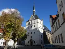 Eisenberg, evangelische Stadtkirche St. Peter, sp�tgotischer Chor von 1494, Kirchenschiff erbaut 1585 (22.10.2022)