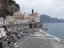 Atrani, Ausblick auf die Altstadt mit St. Maria Magdalena Kirche (25.02.2023)