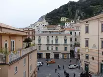 Amalfi, H�user an der Piazza Duomo (25.02.2023)