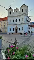 Bratislava (SK):
Katholische Trinitarierkirche (Kostol trinit�rov) am Komitatsplatz (�upn� n�mestie).

🕓 25.8.2022 | 18:43 Uhr