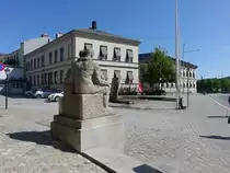 Halden, H�user und Denkmal in der Bakbanken Stra�e (20.05.2023)