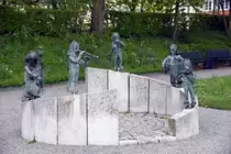 ALLENSBACH, 26.04.2023, Figurengruppe nahe der L�nde