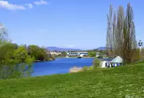 Freiburg, Blick von Osten �ber den Seepark, am Horizont der Kaiserstuhl, M�rz 2023