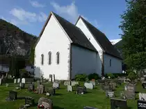 Aurland, evangelische Vangen Kirche, wei�e Steinkirche von 1202 (26.05.2023)